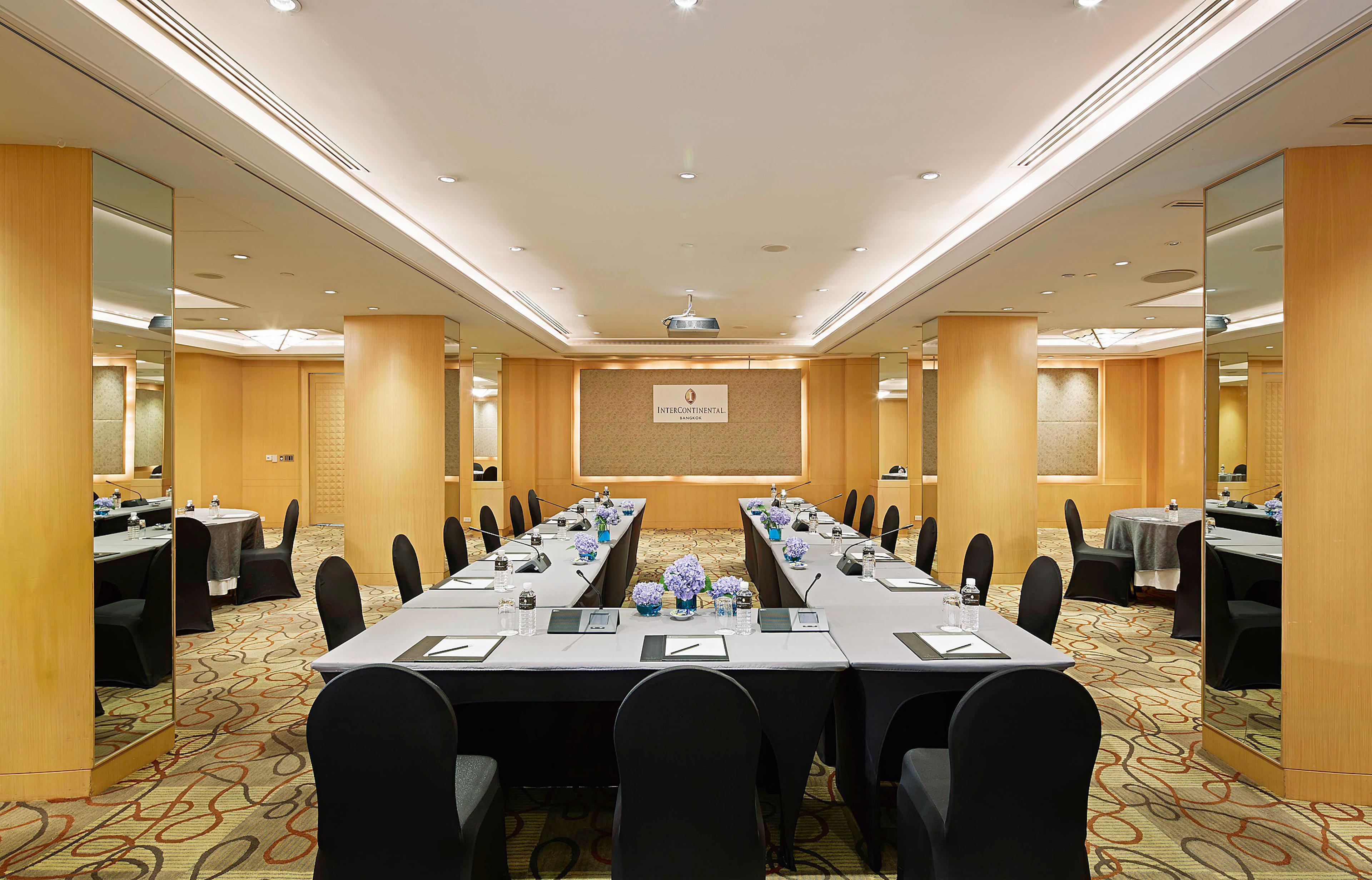 Holiday Inn Bangkok, An Ihg Hotel Εξωτερικό φωτογραφία